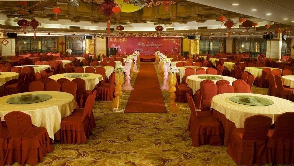 Hotel Silverland Донгуан Екстериор снимка