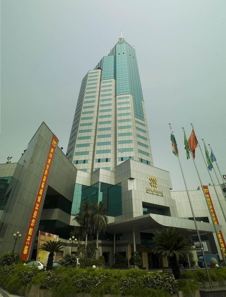 Hotel Silverland Донгуан Екстериор снимка