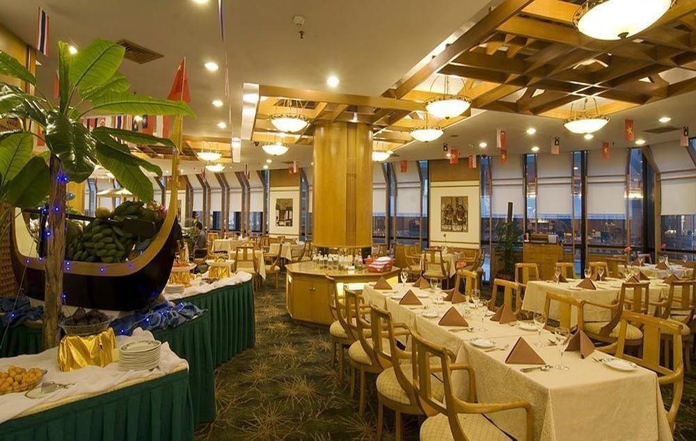 Hotel Silverland Донгуан Екстериор снимка