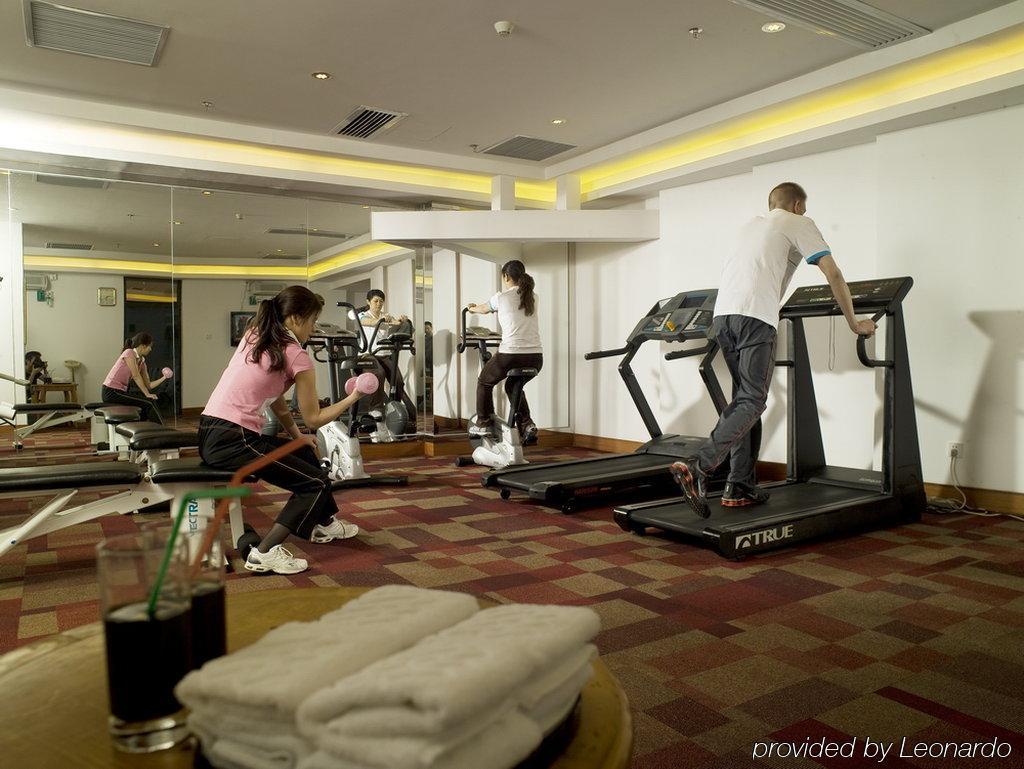 Hotel Silverland Донгуан Екстериор снимка