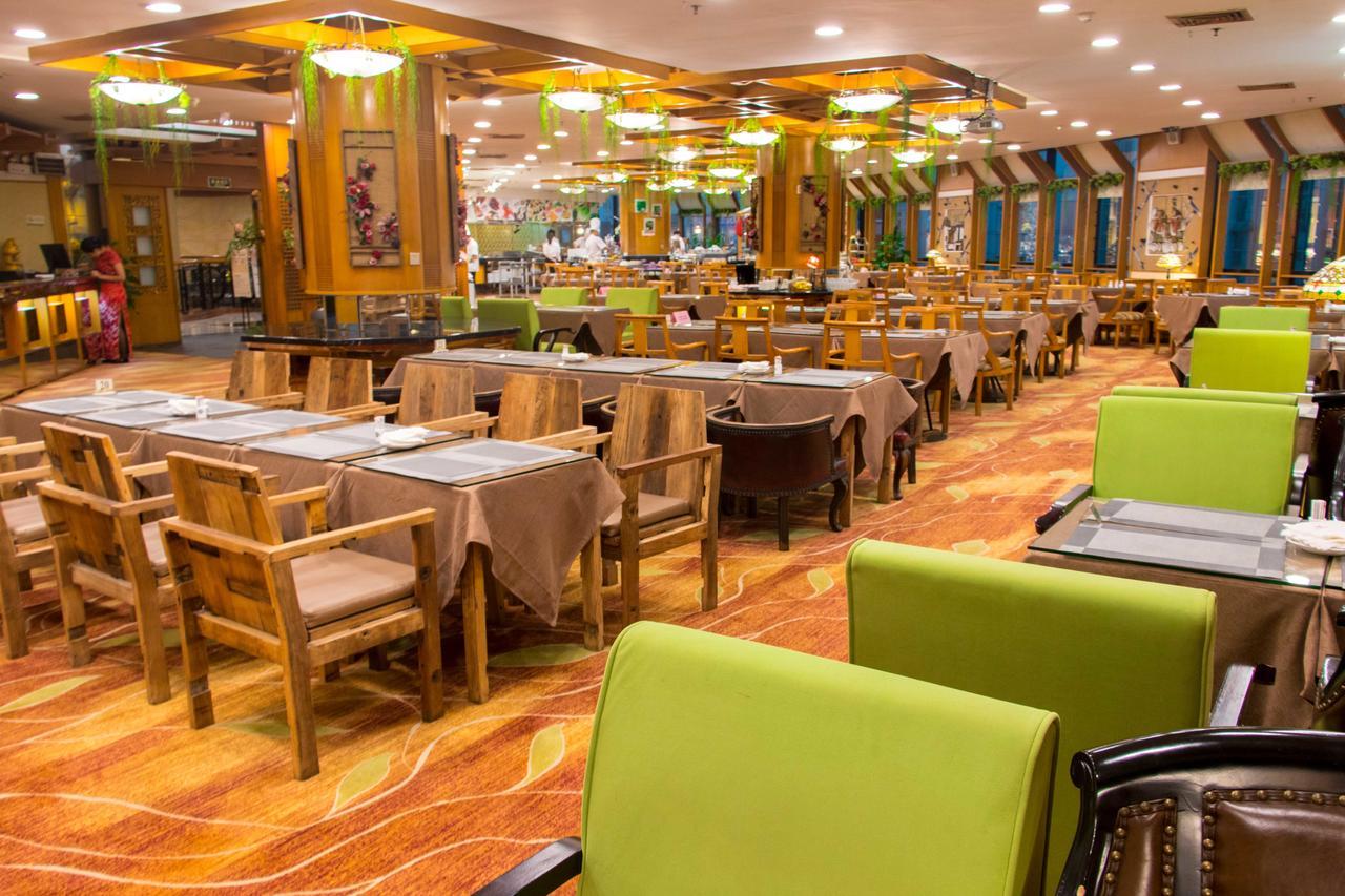 Hotel Silverland Донгуан Екстериор снимка